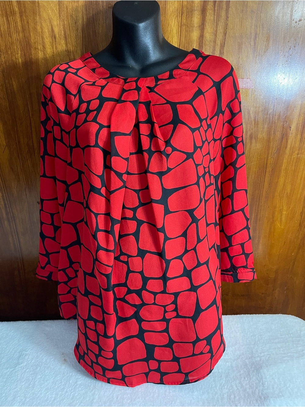 Liz Claiborne Red and Black Geometric Career Blouse